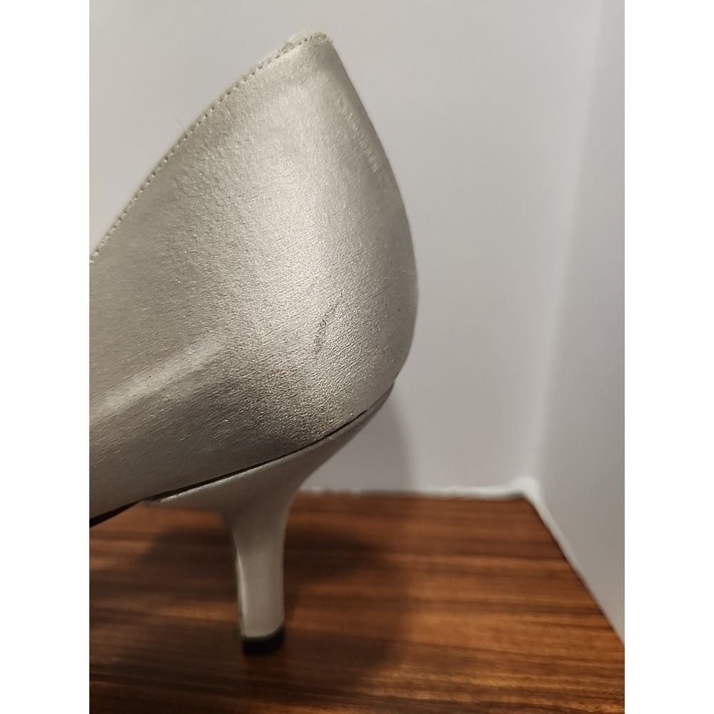 Unique Vintage Stuart Weitzman 8.5 Silver  Gray Satin Rhinestone Jeweled Heels - Picture 8 of 13